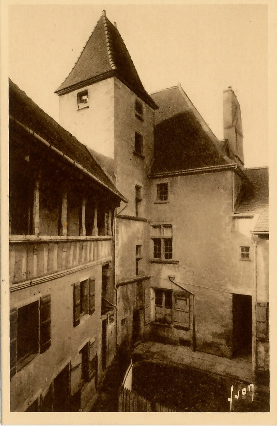 Charolles. Couvent des urbanistes où sainte Marguerite-Marie Alacoque fit sa première communion à l'âge de 9 ans.