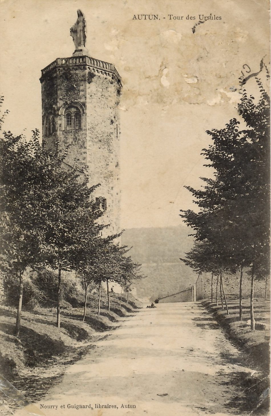 Autun. Tour des Ursules.