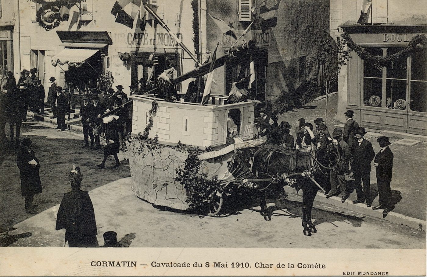 Cormatin. Cavalcade du 8 mai 1910. Char de la comète.
