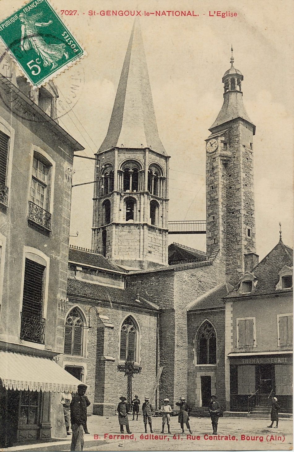 Saint-Gengoux-le-National. L'église.