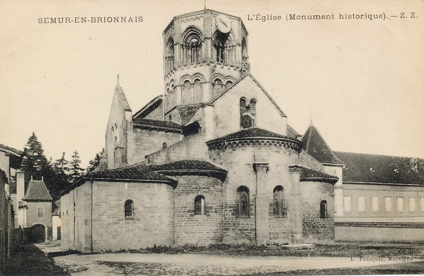 Semur-en-Brionnais. L'église (monument historique).