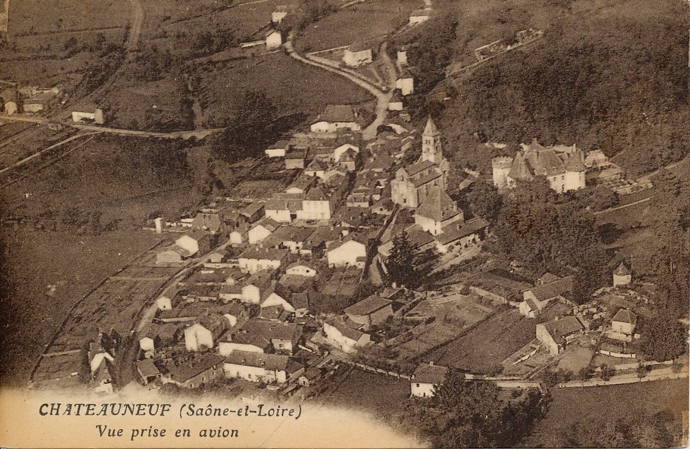 Châteauneuf. Vue prise en avion.