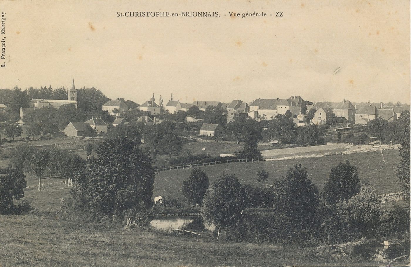 Saint-Christophe-en-Brionnais. Vue générale.