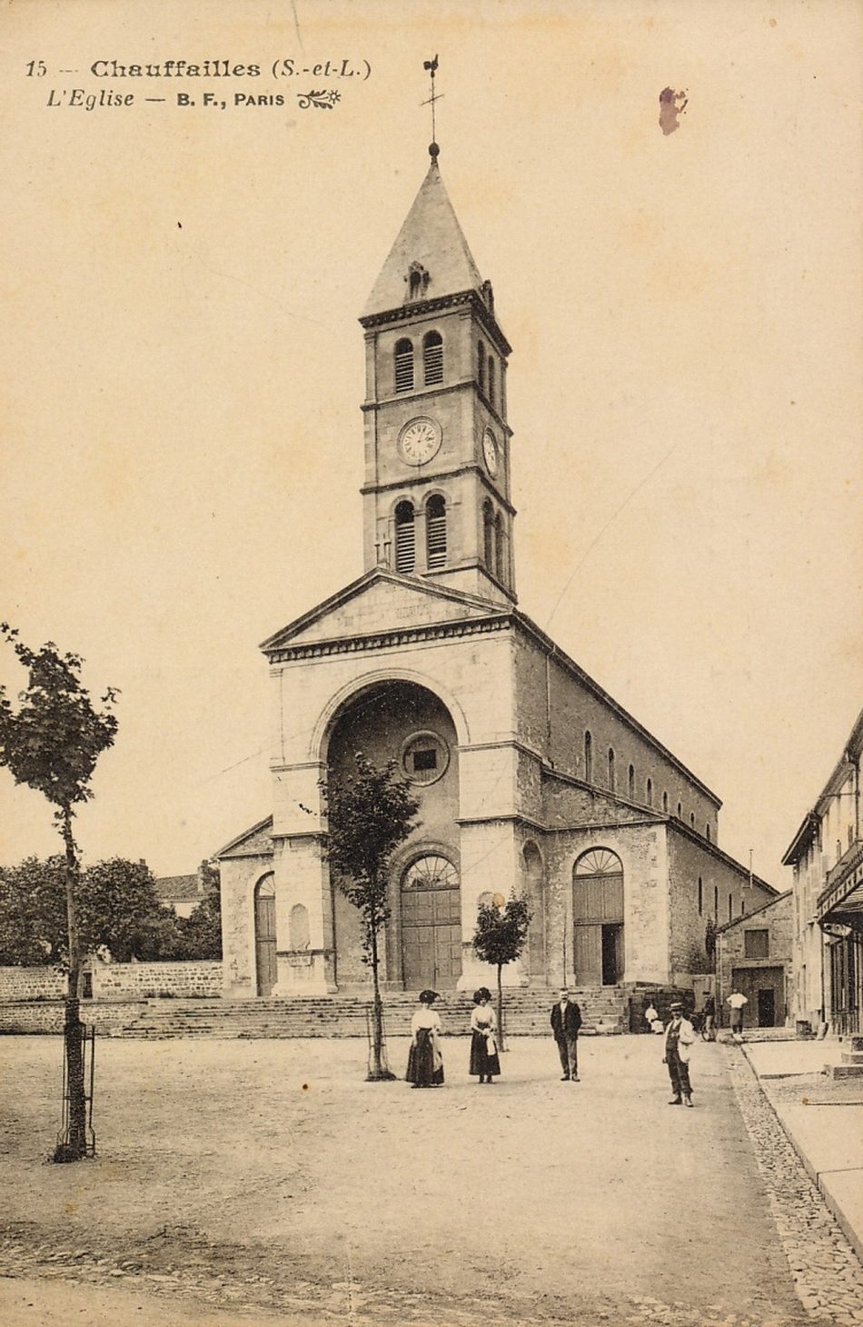 Chauffailles. L'église.