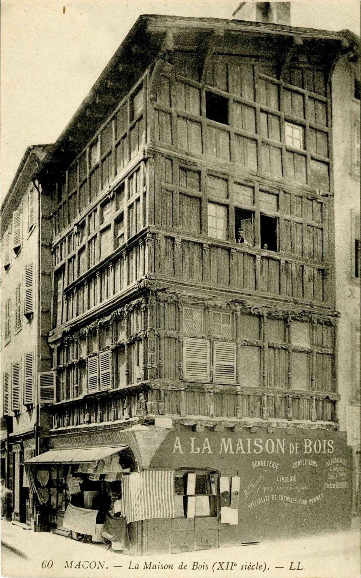 Mâcon. La maison de bois (XIIe s.).