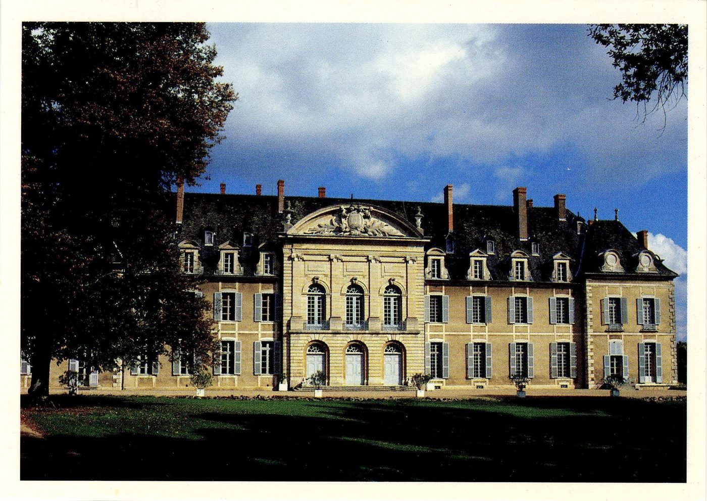 Abbaye de la Ferté. 71240 Saint-Ambreuil.