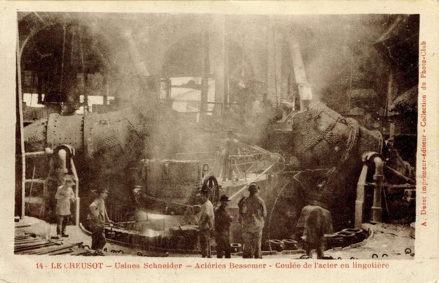 Le Creusot. Usines Schneider. Aciéries Bessemer, coulée de l'acier en lingotière.