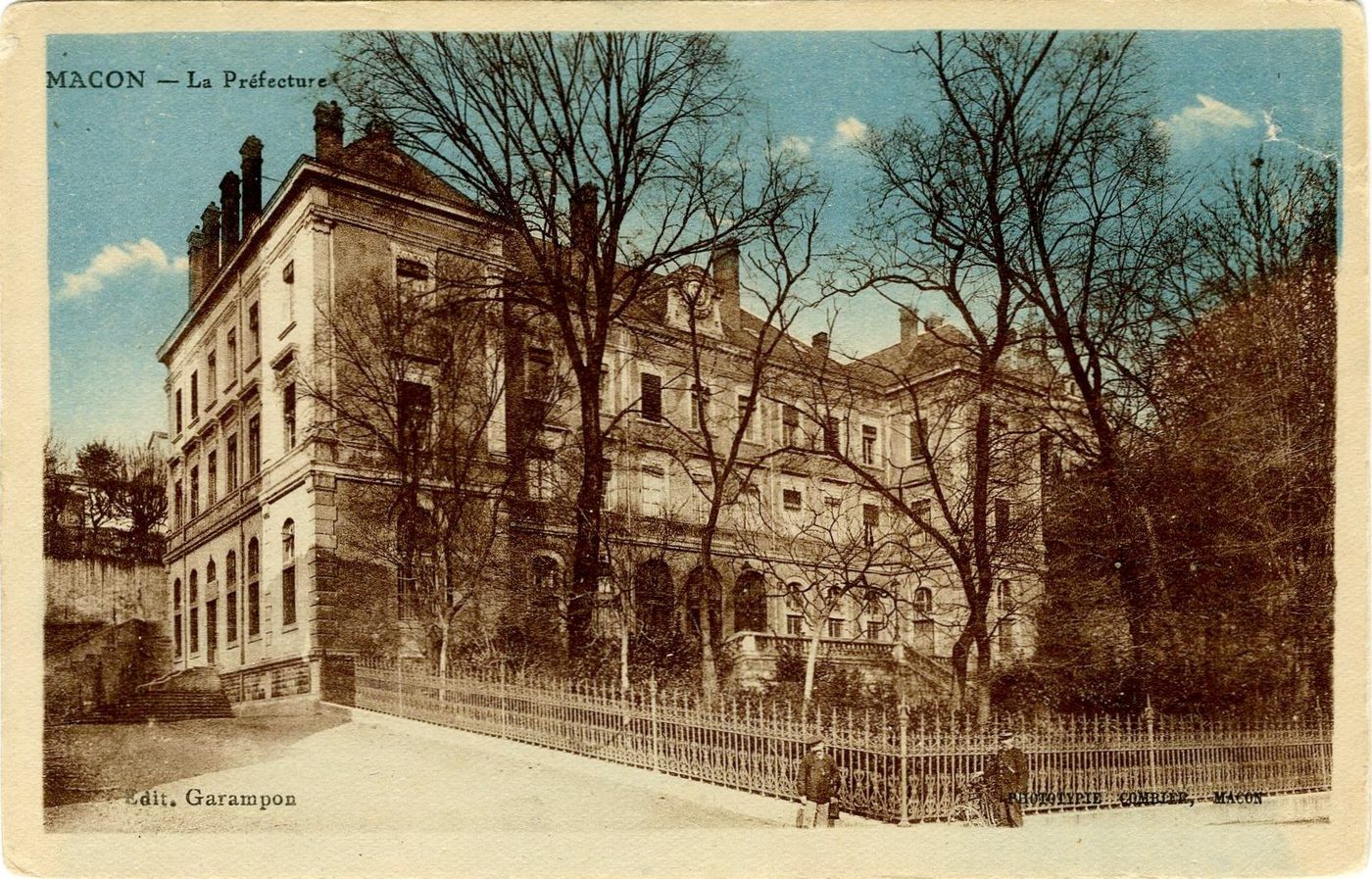 Mâcon. La préfecture.