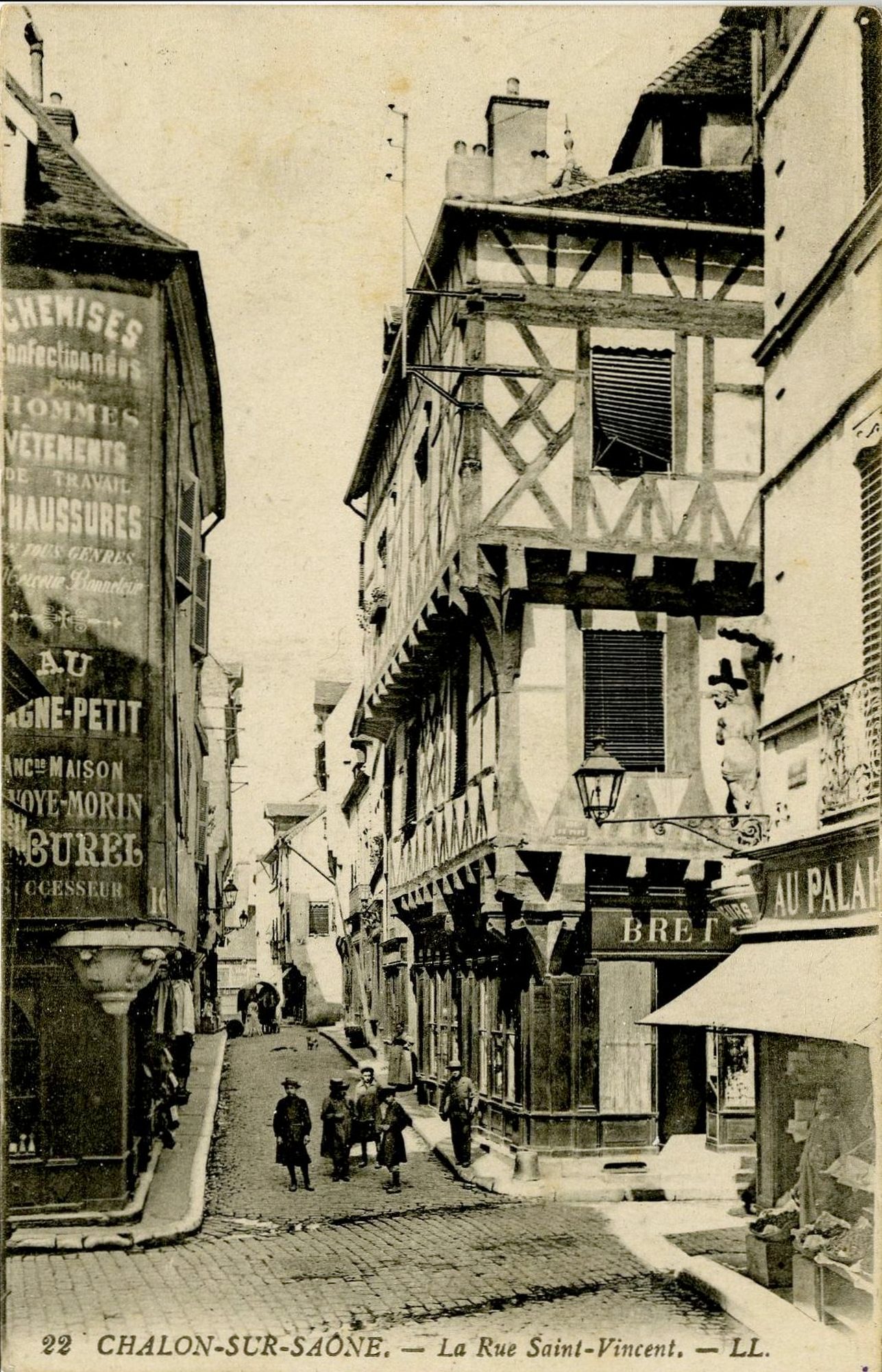 Chalon-sur-Saône. La rue Saint-Vincent.