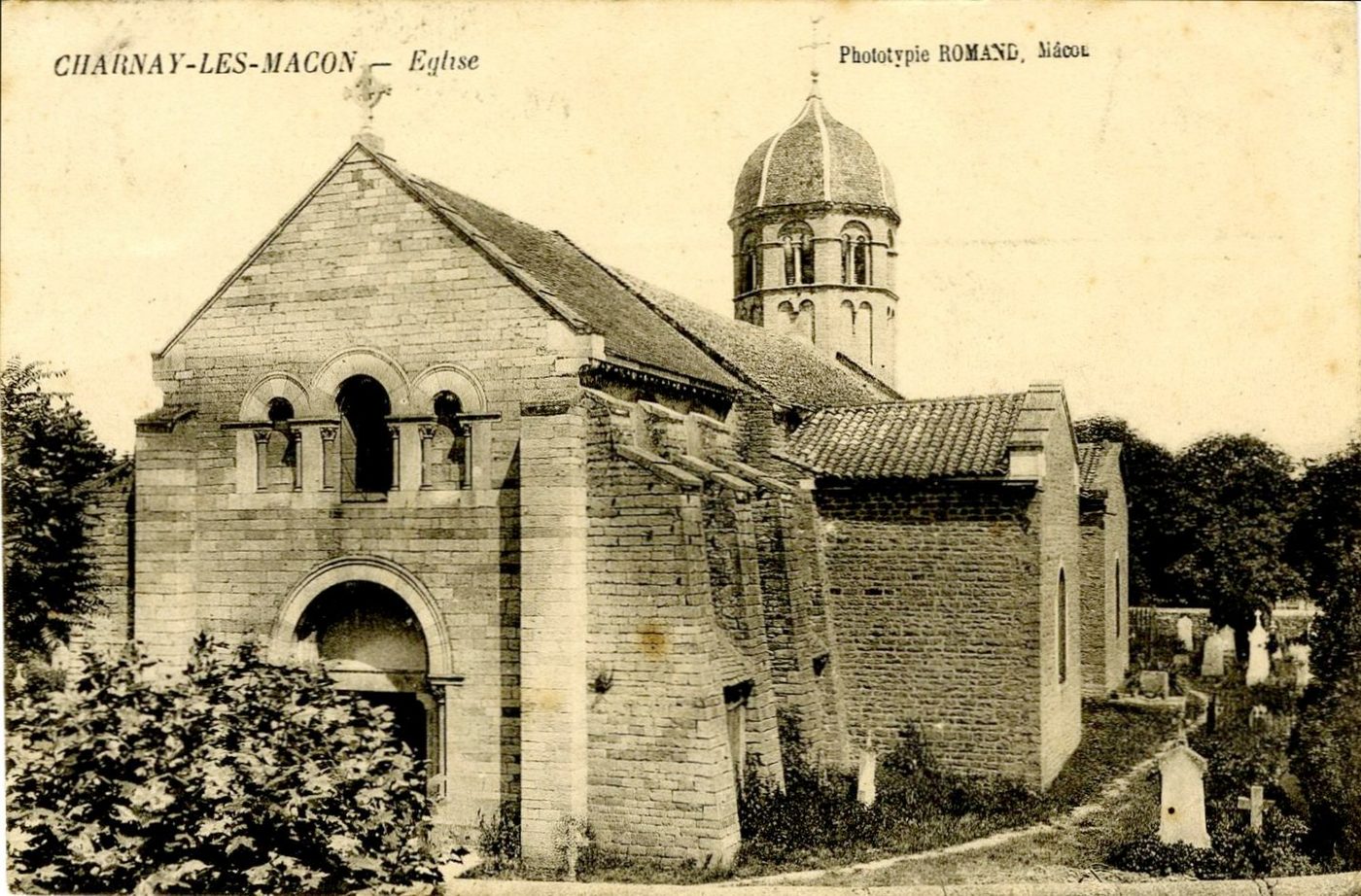 Charnay-lès-Mâcon. Eglise.