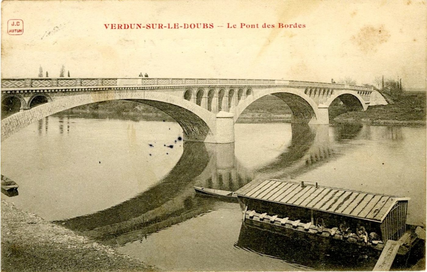 Verdun-sur-le-Doubs. Le pont des Bordes.