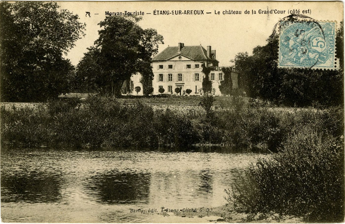 Morvan-Touriste.- Etang-sur-Arroux. Le château de la grand'cour (côté est).